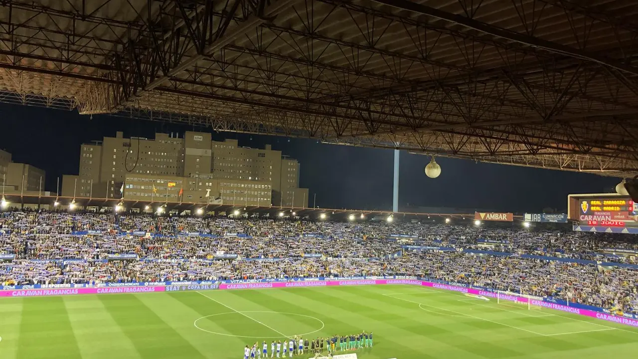 La Romareda llena en el partido de octavos de final de la Copa del Rey entre el Real Zaragoza y el Real Madrid. Foto: Laura Sol&aacute;n