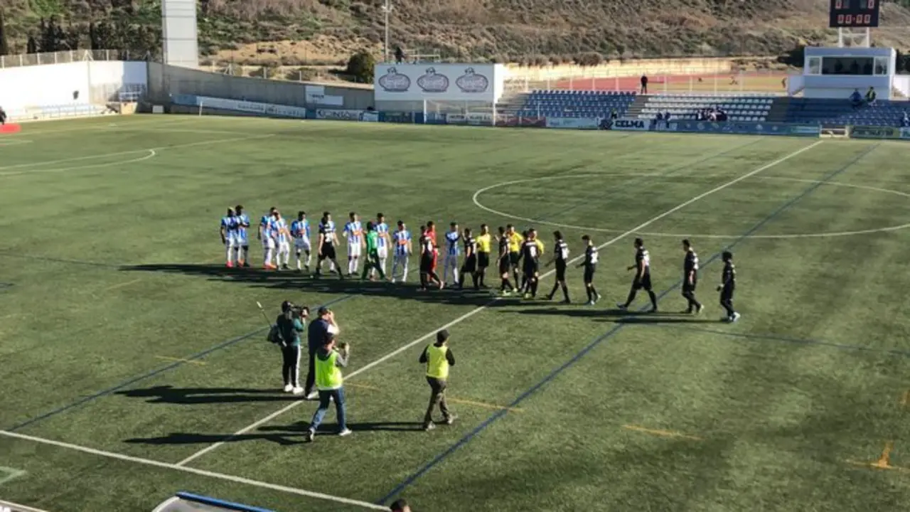 Comienzo del encuentro entre Ejea y Andorra. Foto: @AupaEjea