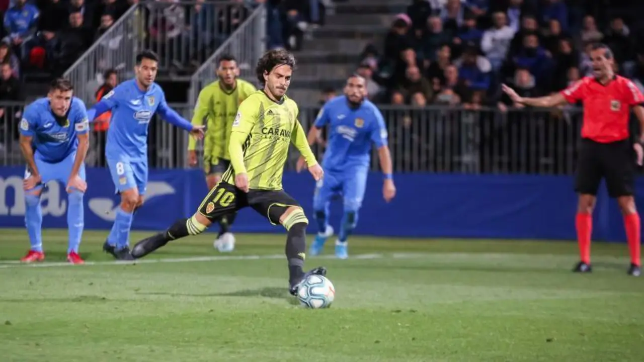 Javi Ros desde el punto de penalti en el Fernando Torres. Foto: Real Zaragoza