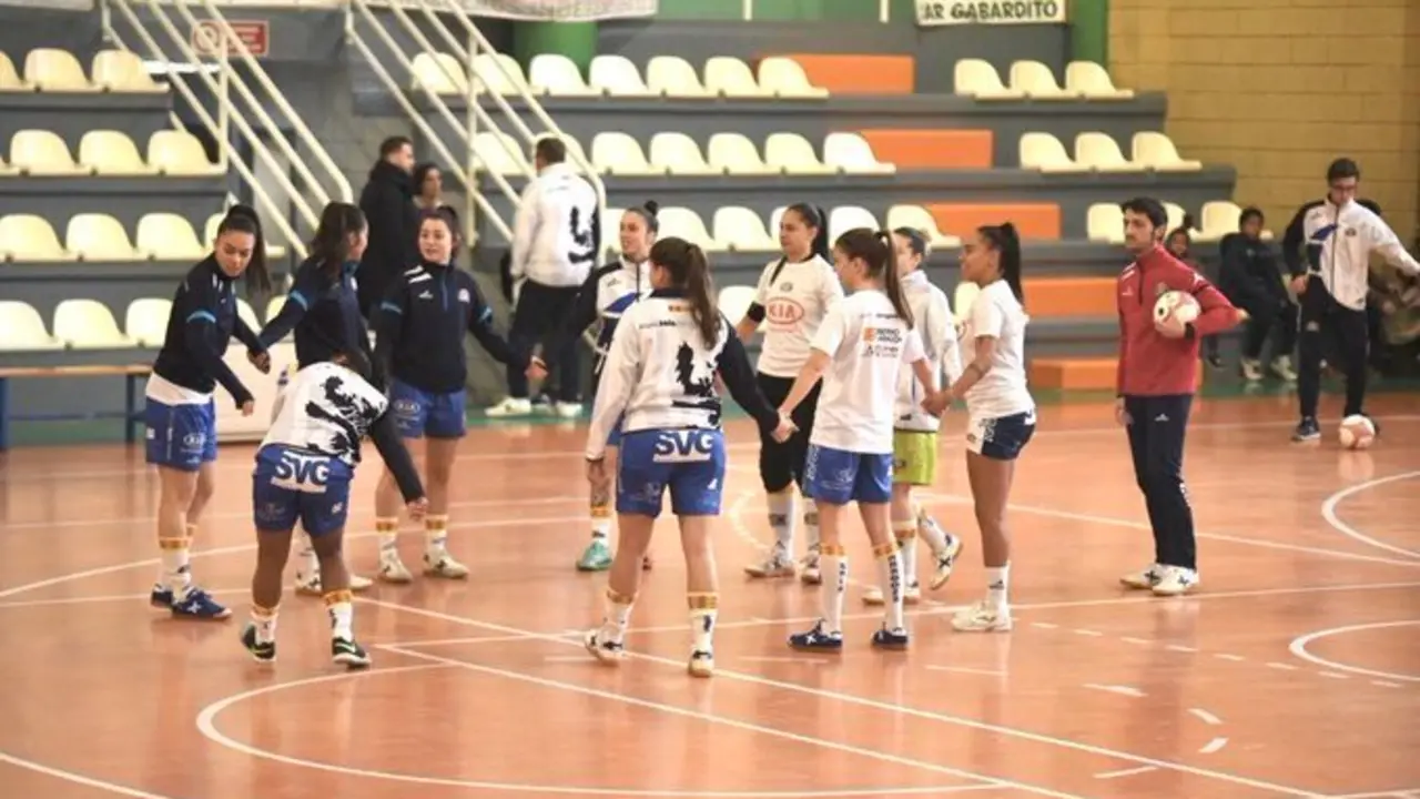 Imagen del equipo en el calentamiento. Foto: Sala Zaragoza