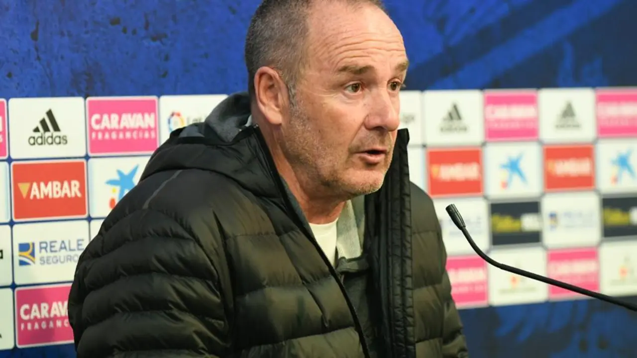 V&iacute;ctor Fern&aacute;ndez en la rueda de prensa previa al enfrentamiento ante el Deportivo de la Coru&ntilde;a | Foto: Real Zaragoza