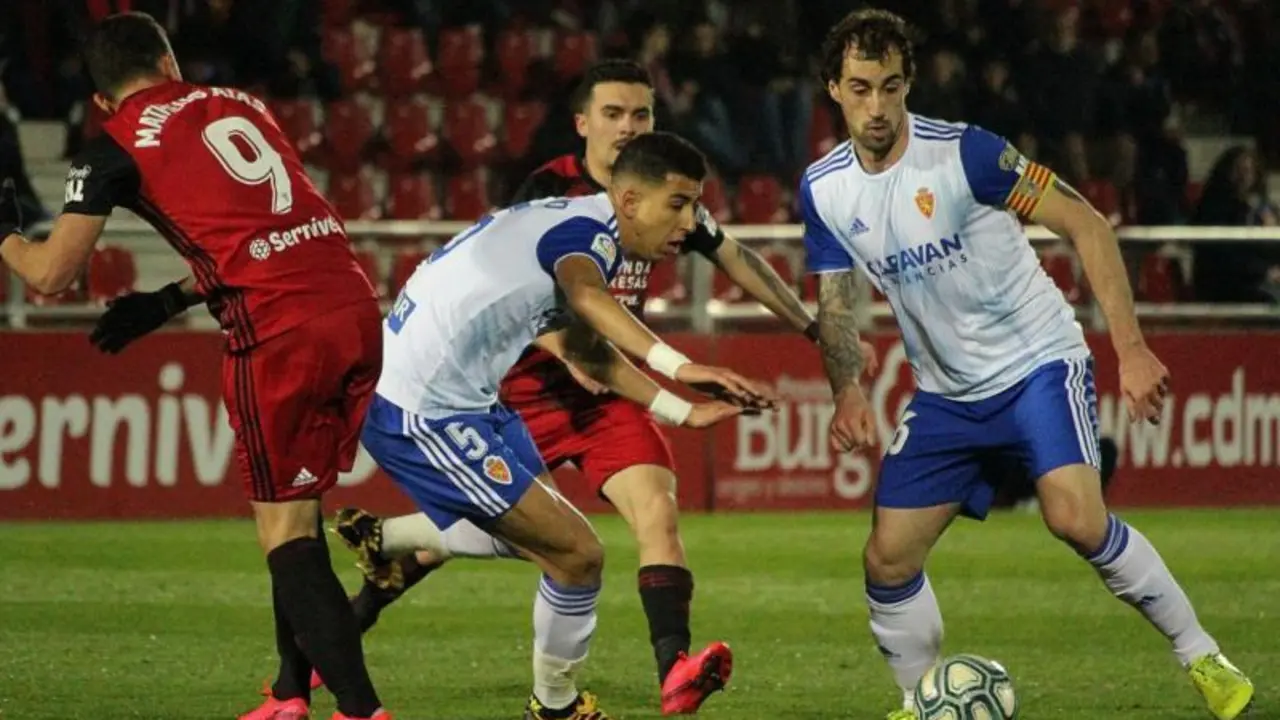 El Yamiq y Eguaras ante el Mirand&eacute;s | Foto: Real Zaragoza