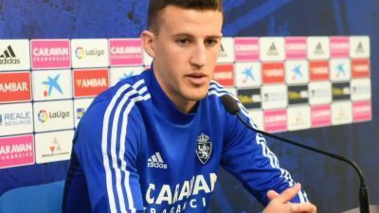 Carlos Nieto preparado para enfrentarse al Racing de Santander tras cumplir ciclo de tarjetas (5) la pasada jornada | Foto: Real Zaragoza