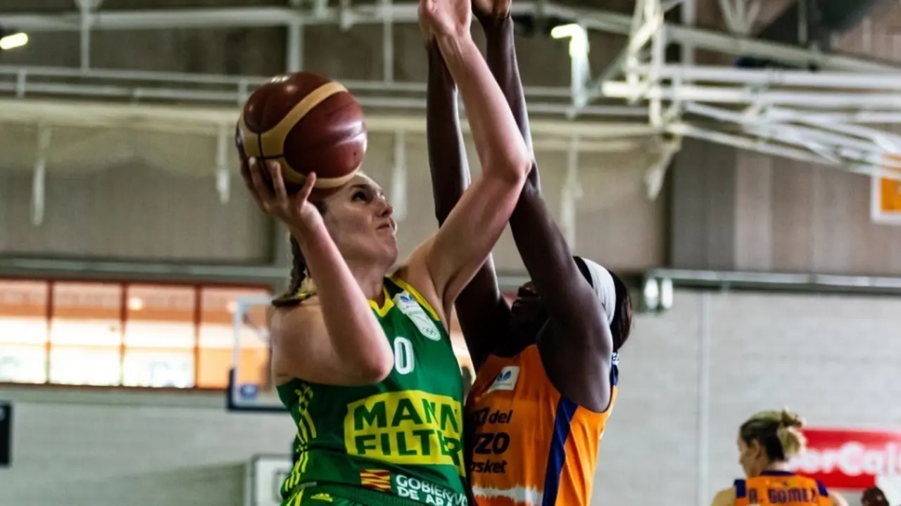 Merrit Hempe, en el partido ante Valencia. Foto: Ra&uacute;l Morales/FEB