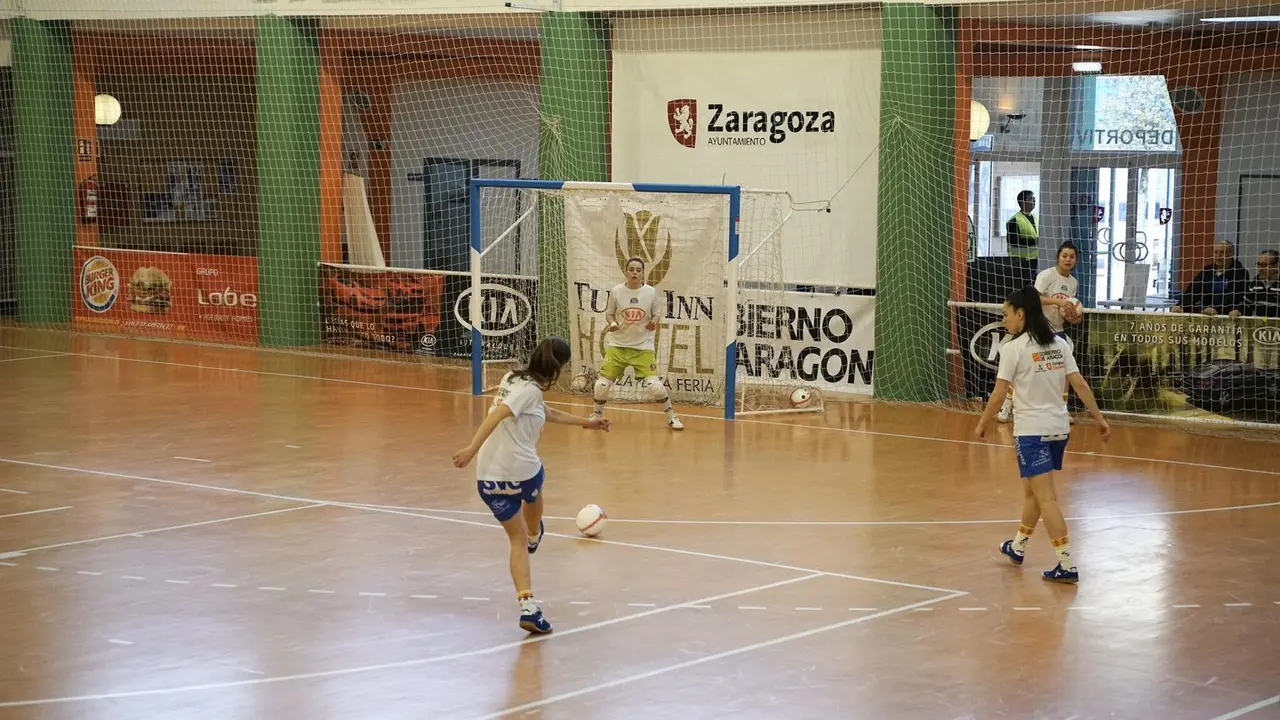 Imagen del calentamiento del equipo aragon&eacute;s. Foto: Sala Zaragoza