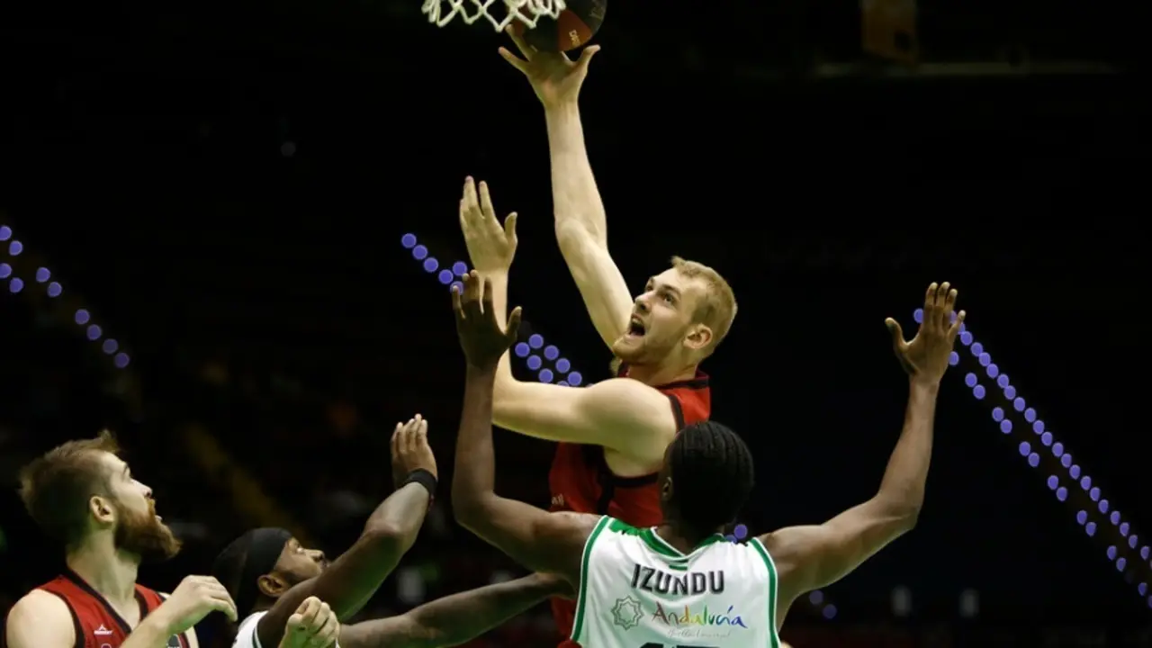 Hlinason, en el partido ante el Betis en la primera vuelta. Foto: ACB