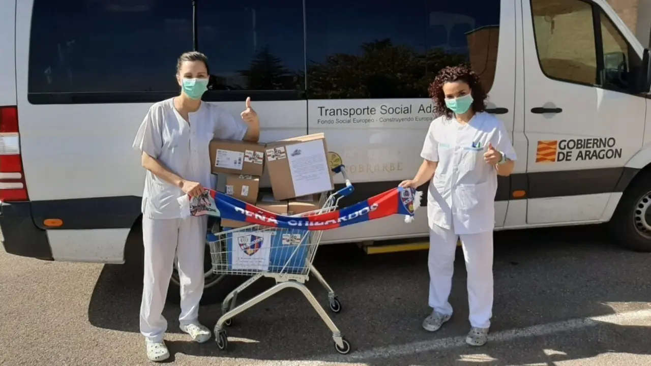 Material recogido para el Hospital de Barbastro, donde las pe&ntilde;as del Huesca, tambi&eacute;n ponen su solidaridad contra el coronavirus. Foto: SD Huesca