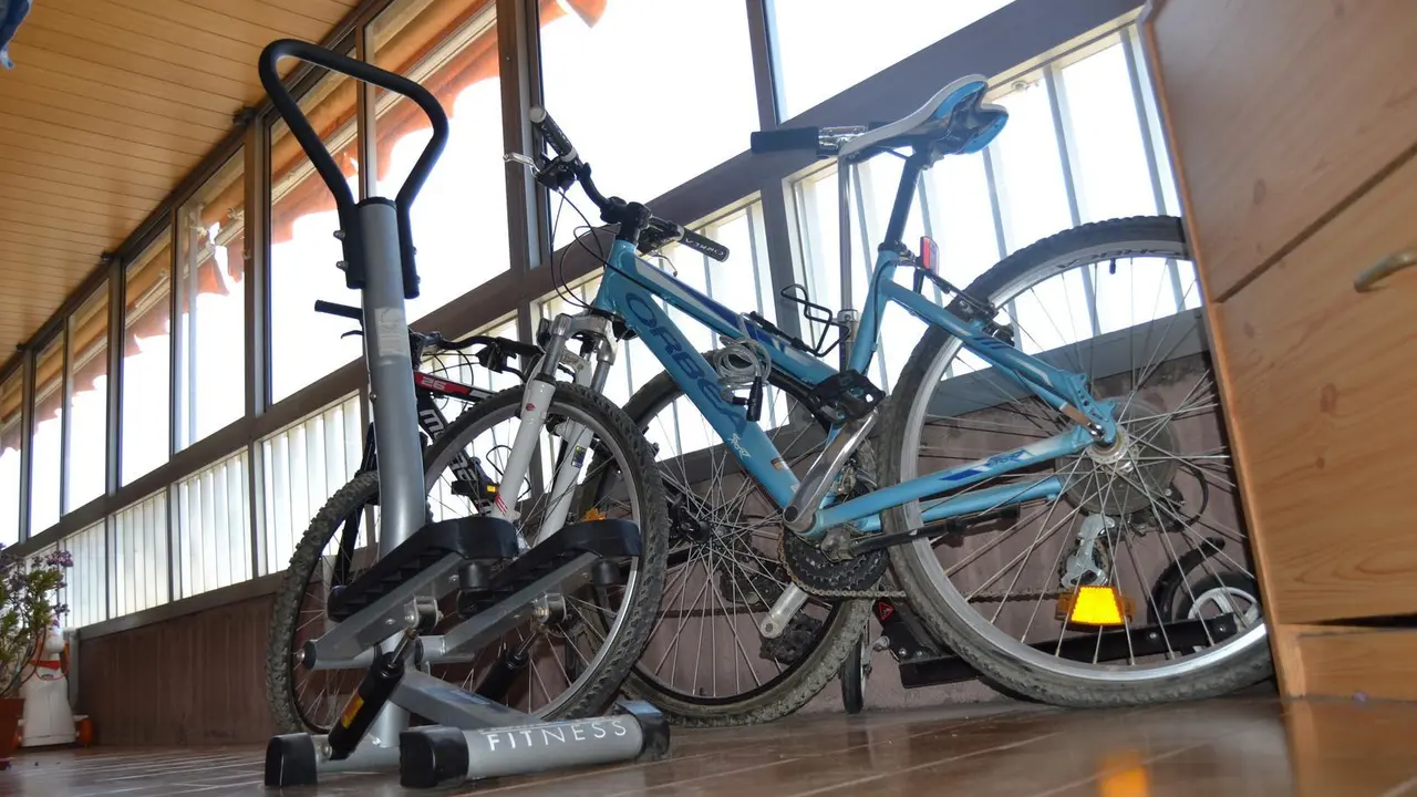 Bicis 'aparcadas' en casa a la espera de salir del confinamiento. Foto: Sportaragon