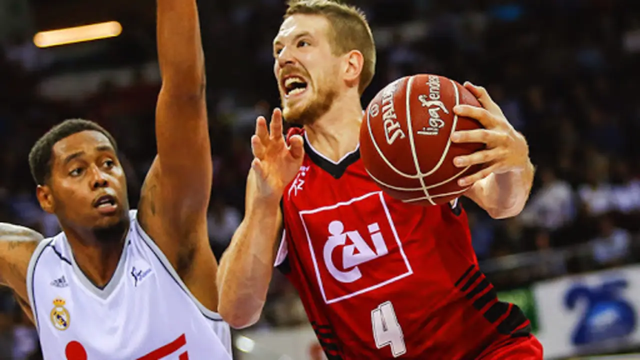 Nate Linhart vino del Maccabi y se esperaba que fuera un referente. Foto: Basket Zaragoza