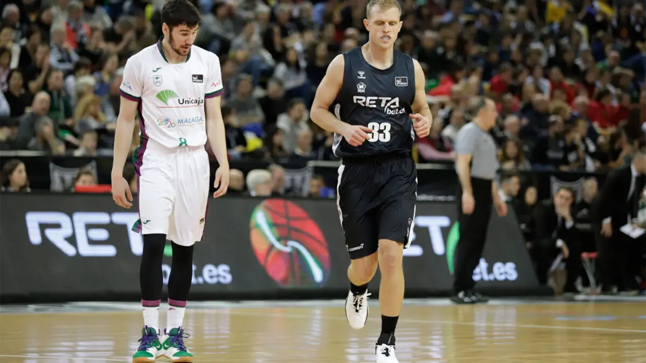 Tyler Haws y Dar&iacute;o Brizuela, defendiendo diferentes colores en ACB esta temporada | Foto: Bilbao Basket
