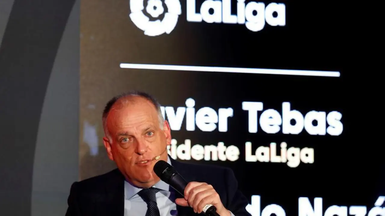 Tebas,, en una imagen de archivo, ha firmado un acuerdo con CVC que inyectar&aacute; dinero a los clubes. | Foto: EFE