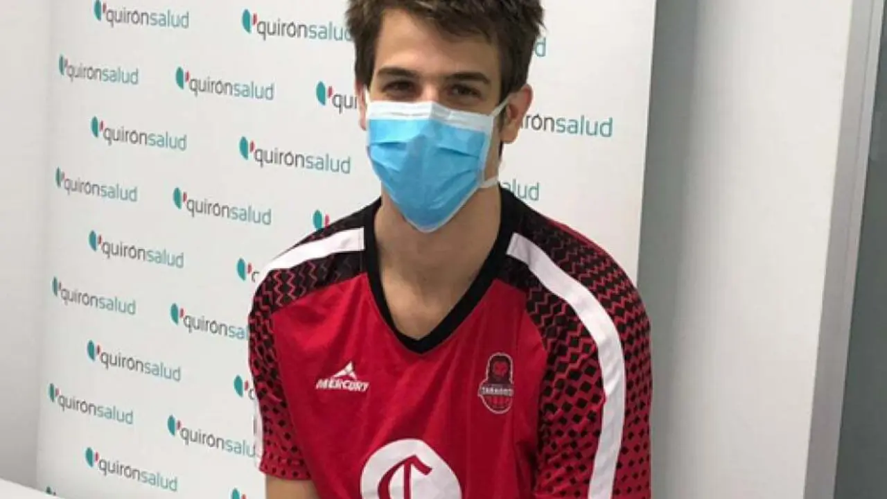 Nico Brussino, durante las pruebas m&eacute;dicas en Quironsalud. Foto: Casademont Zaragoza