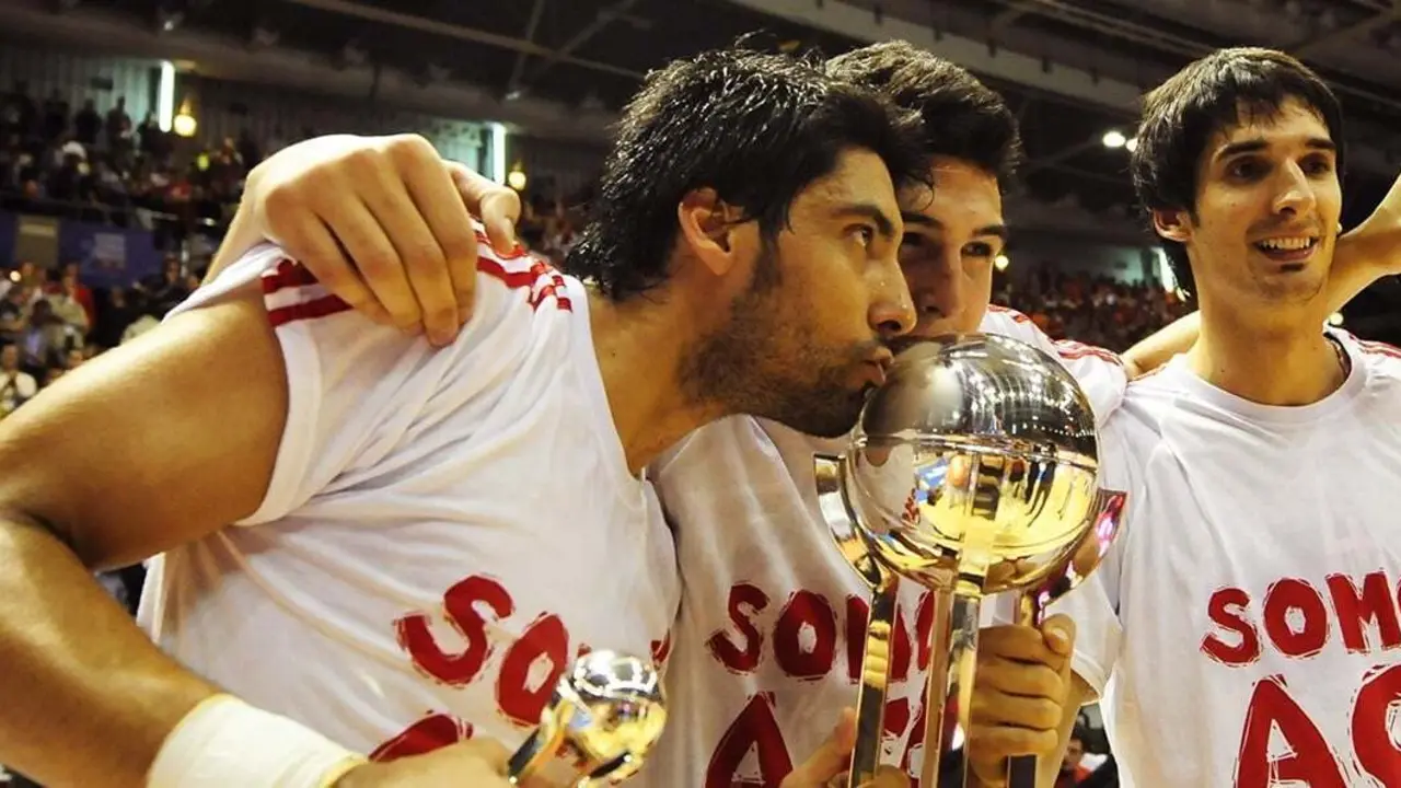 Lucas Victoriano, Iv&aacute;n Garc&iacute;a y Mat&iacute;as Lescano, en el ascenso de 2008. Foto: Casademont Zaragoza