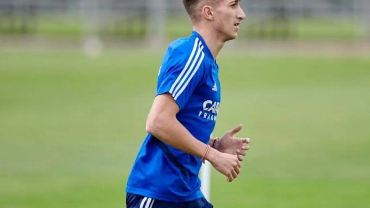 Marcos Baselga entrena con el primer equipo del Real Zaragoza. Foto: Real Zaragoza