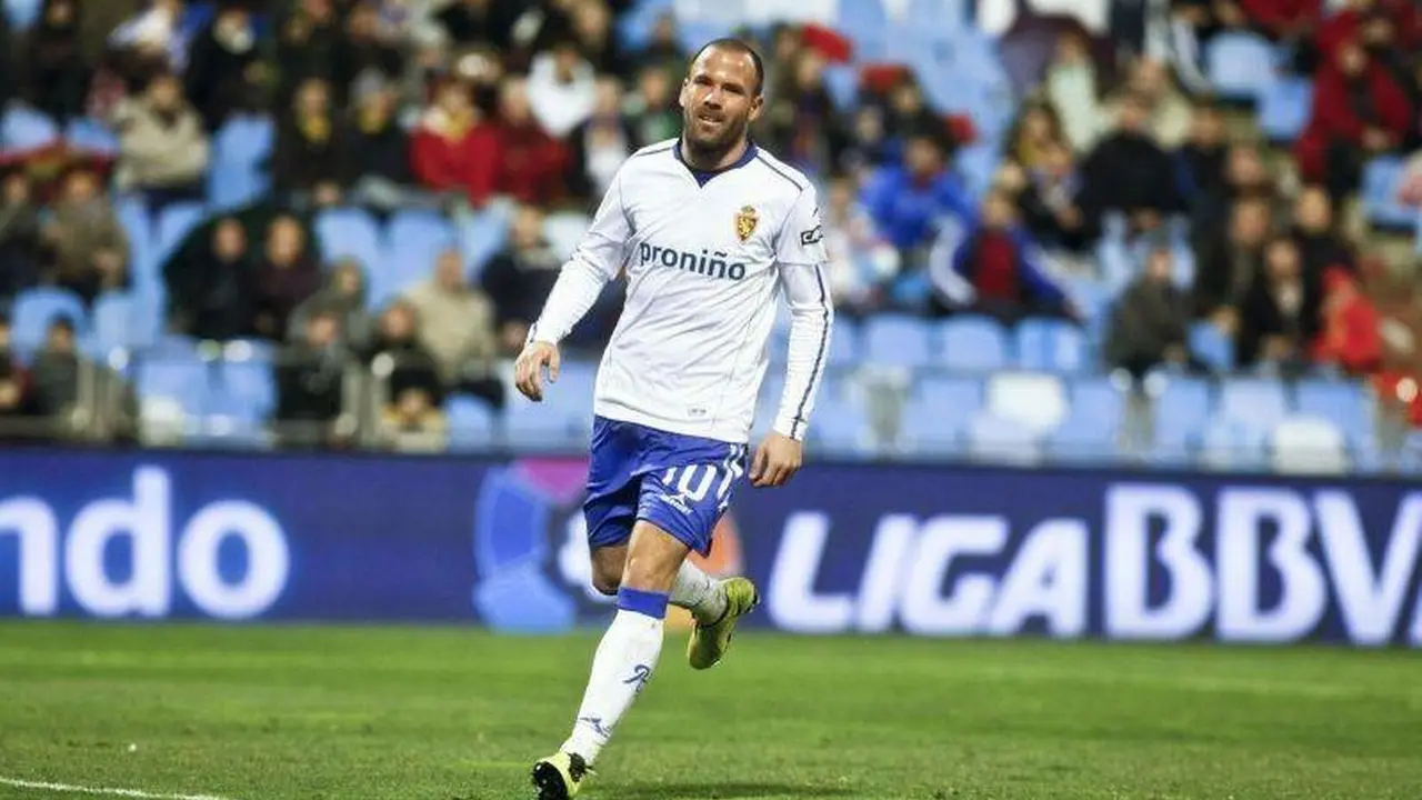 Apo&ntilde;o en su etapa en el Real Zaragoza