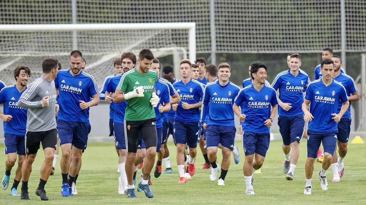 Imagen de archivo de un entrenamiento del Real Zaragoza. Foto: Tino Gil