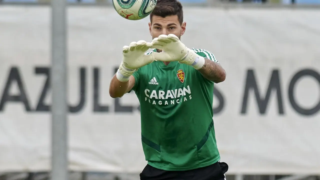 &Aacute;lvaro Rat&oacute;n realizando un ejercicio en la Ciudad Deportiva. Foto: Real Zaragoza