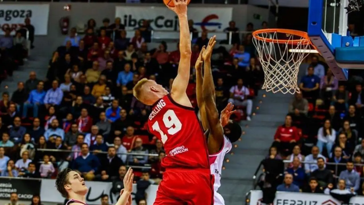 Robin Benzing, frente al Telekom Bonn. Foto: Esther Casas/FIBA