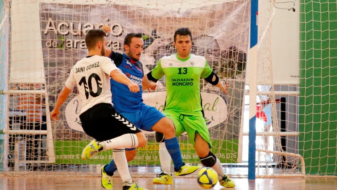 Guille Vela preparado para evitar una acci&oacute;n de un rival. Foto: Colo-Colo 