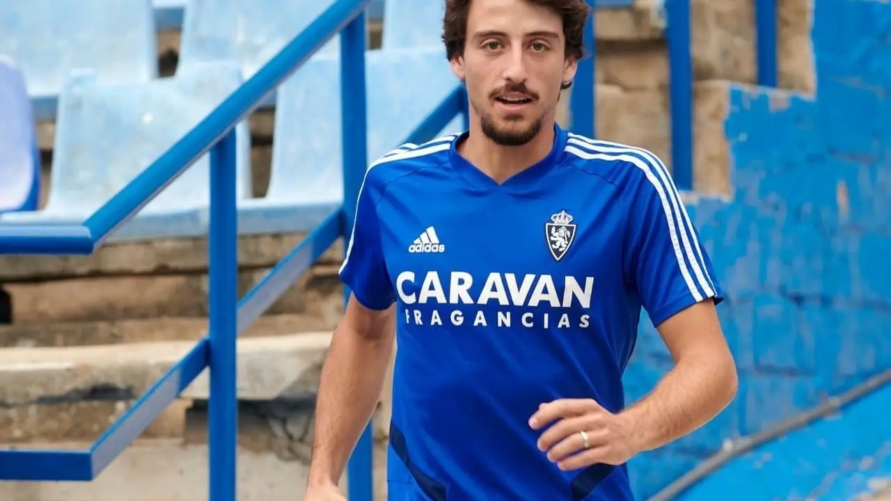 Juli&aacute;n Delm&aacute;s antes de un entrenamiento en La Romareda. Foto: Real Zaragoza