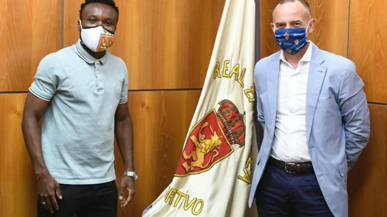 James Igbekeme renueva con el Real Zaragoza. Foto: Real Zaragoza