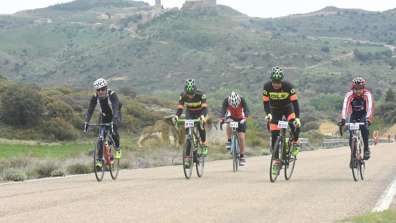 Participantes en una pasada edici&oacute;n de la Rompepiernas, una de las pruebas m&aacute;s emblem&aacute;ticas y duras de las ruedas gordas. Foto: Cedida