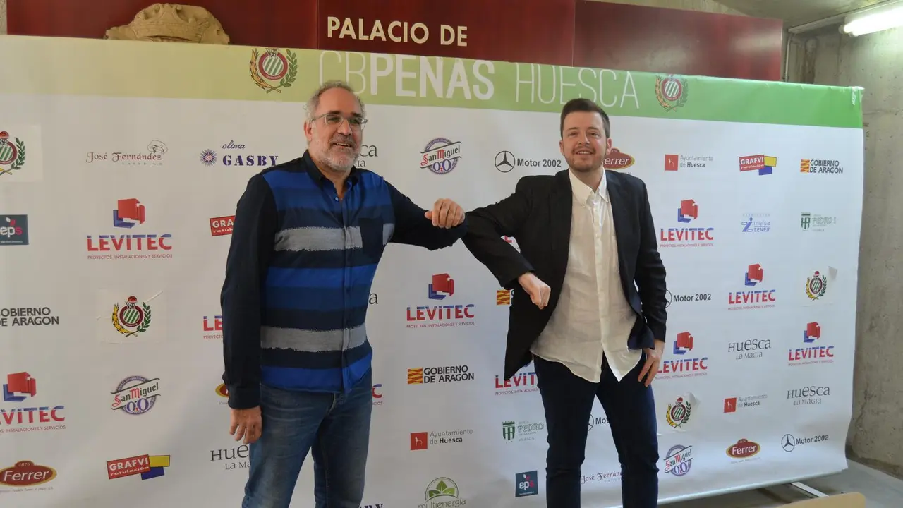 David Gros y Antonio Or&uacute;s (d), presidente del Pe&ntilde;as, en una imagen de archivo. Foto: Sportaragon.com