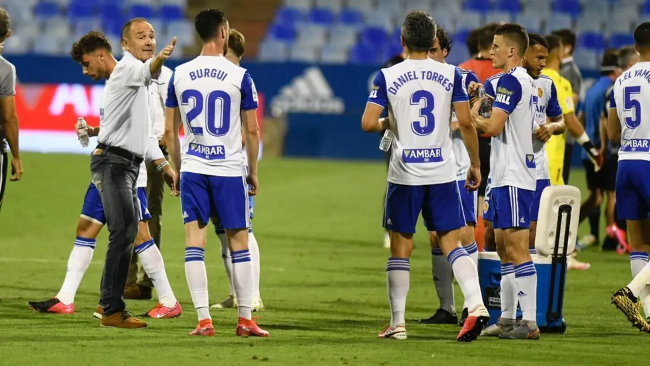V&iacute;ctor durante una pausa por hidrataci&oacute;n. Foto: Real Zaragoza