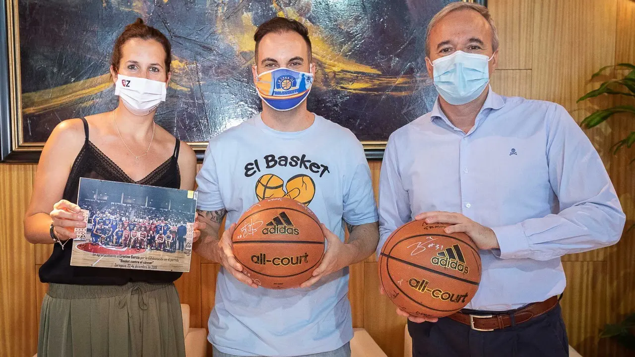Alberto B&eacute;jar, junto a Jorge Azc&oacute;n y Cristina Garc&iacute;a. Foto: @Jorge_Azcon