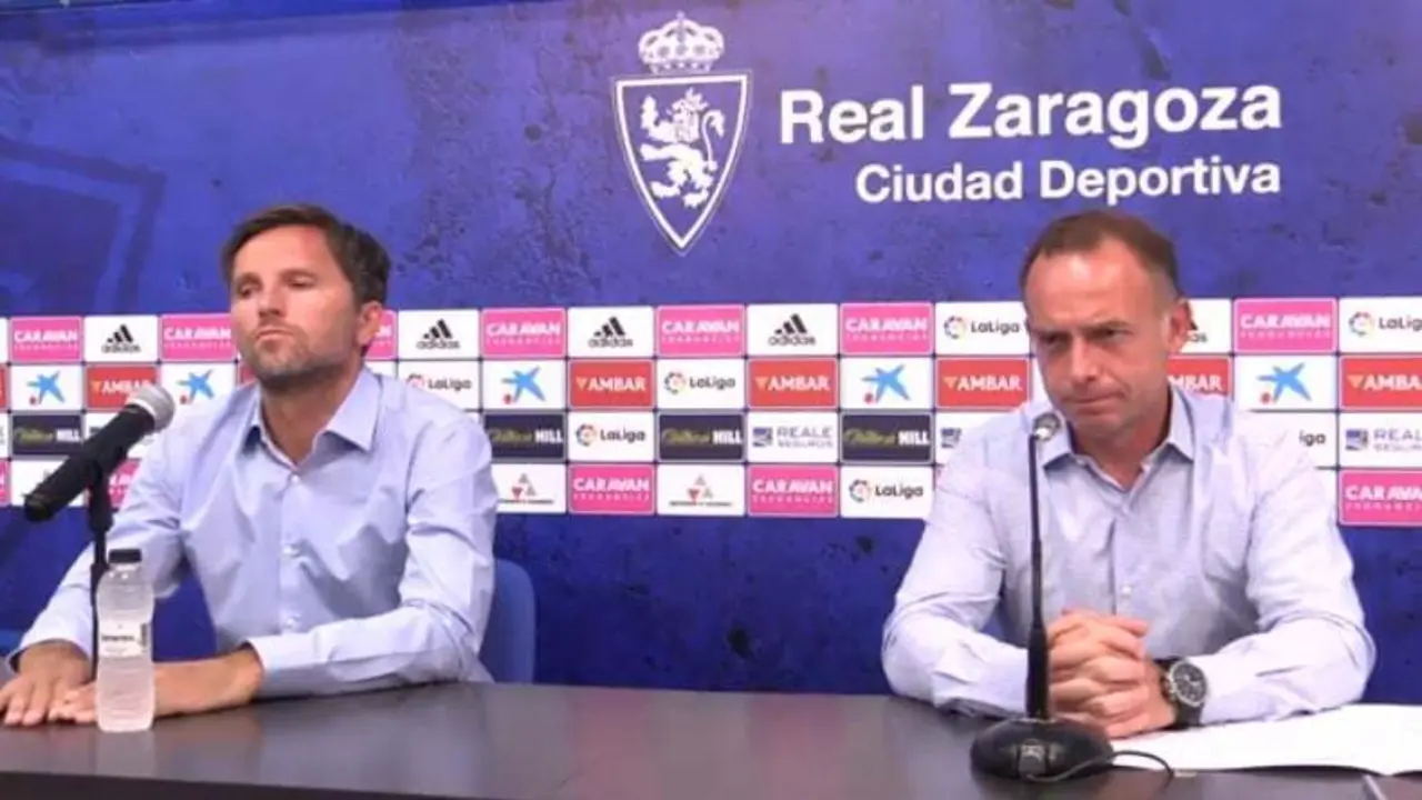 Christian Lapetra y Lalo Arantegui, durante la rueda de prensa de este mi&eacute;rcoles. Fotograma del Real Zaragoza