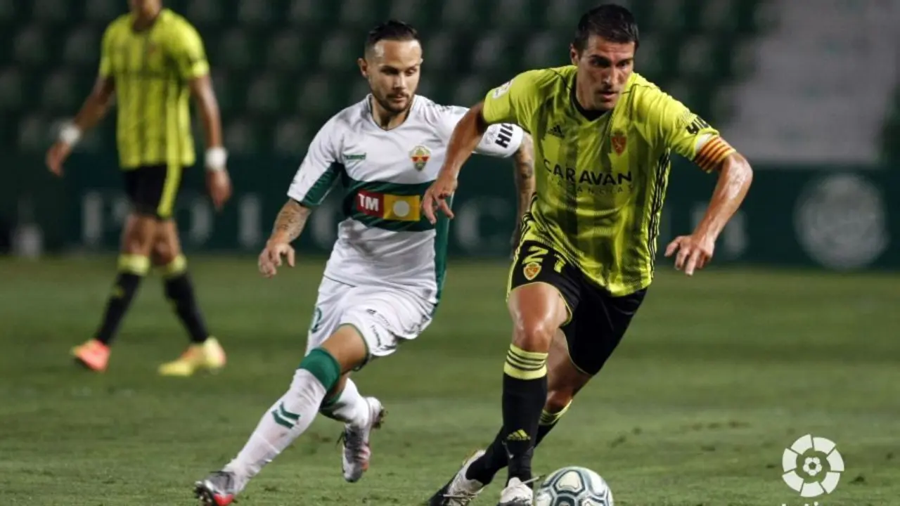 Zapater fue la novedad t&aacute;ctica de un Real Zaragoza que quiere crecen en estos play-off desde atr&aacute;s hacia delante | Foto: La Liga