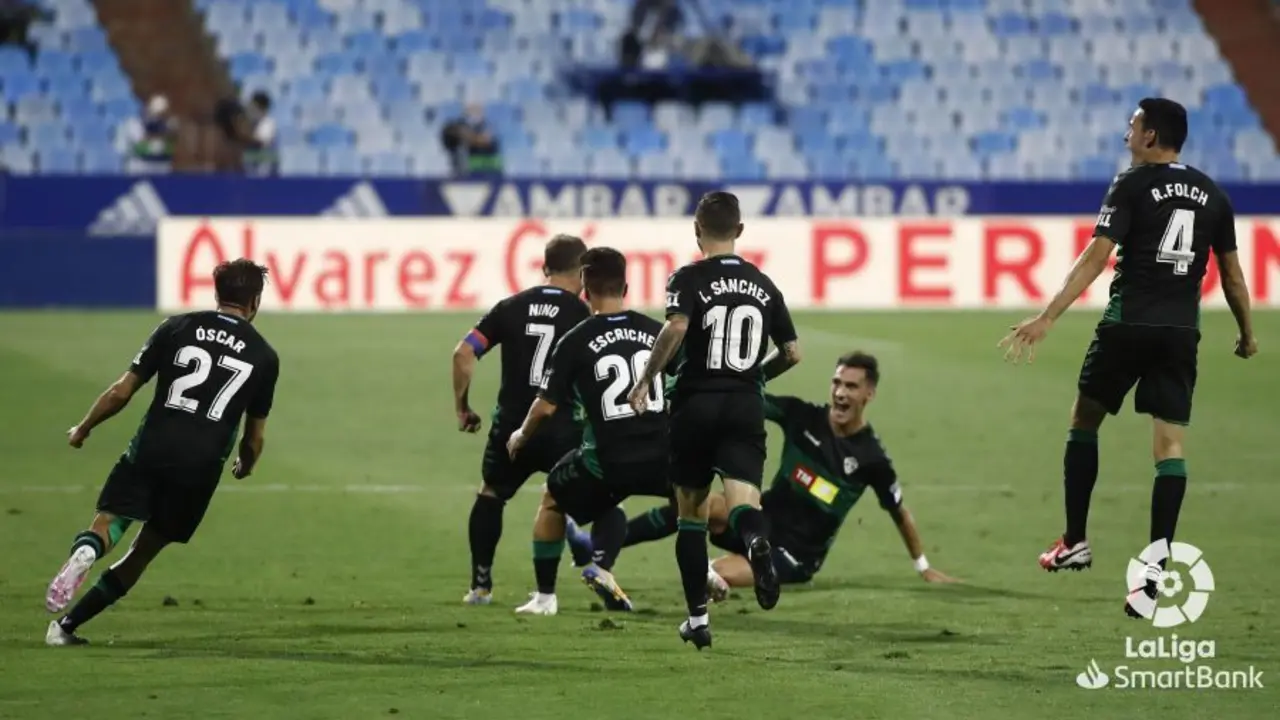 Los jugadores del Elche celebran el gol. Foto: LaLiga Smartbank
