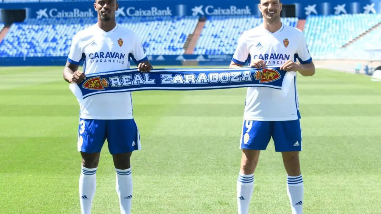 Jair y Vuckic en su presentaci&oacute;n como jugadores del Real Zaragoza. Foto: Real Zaragoza