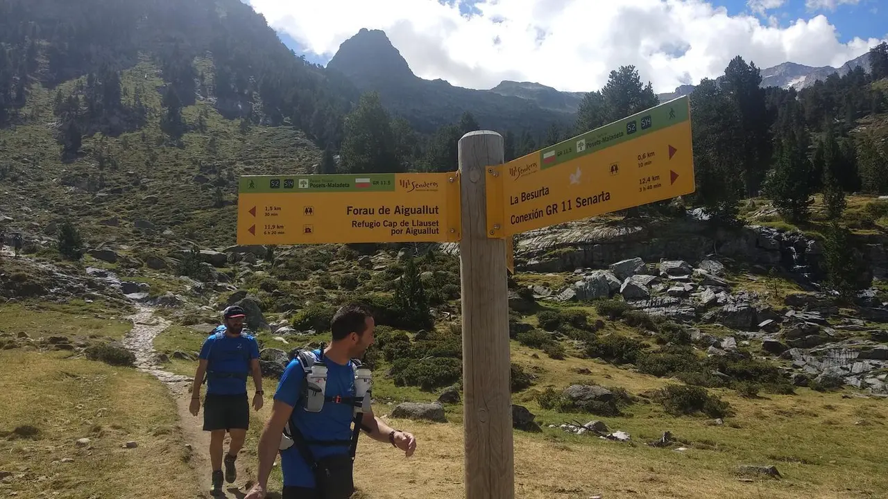 Se&ntilde;alizaci&oacute;n, tras la Besurta para ir al Forau de Aigualluts o a La Renclusa. Foto: Sportaragon