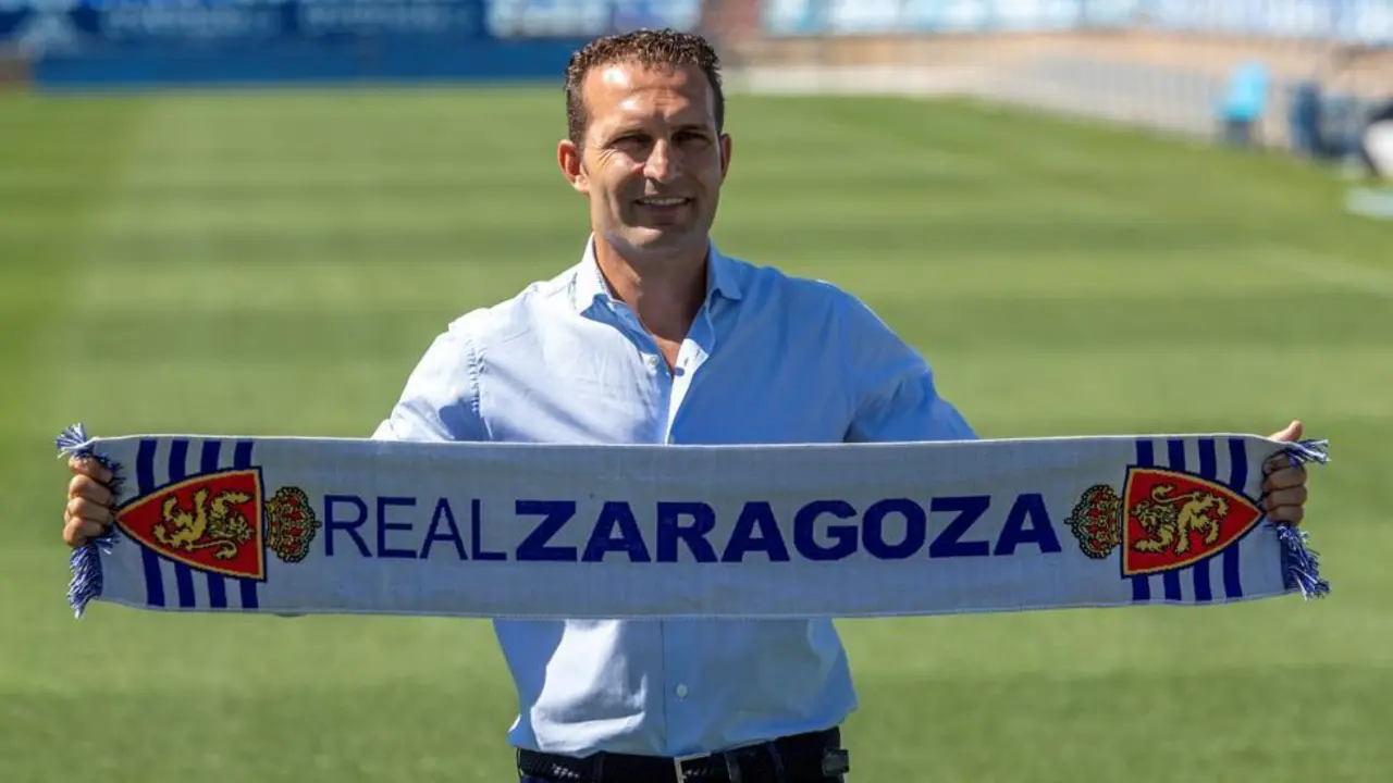 Rub&eacute;n Baraja en su presentaci&oacute;n como nuevo entrenador del Real Zaragoza. Foto: Javier Belver / EFE