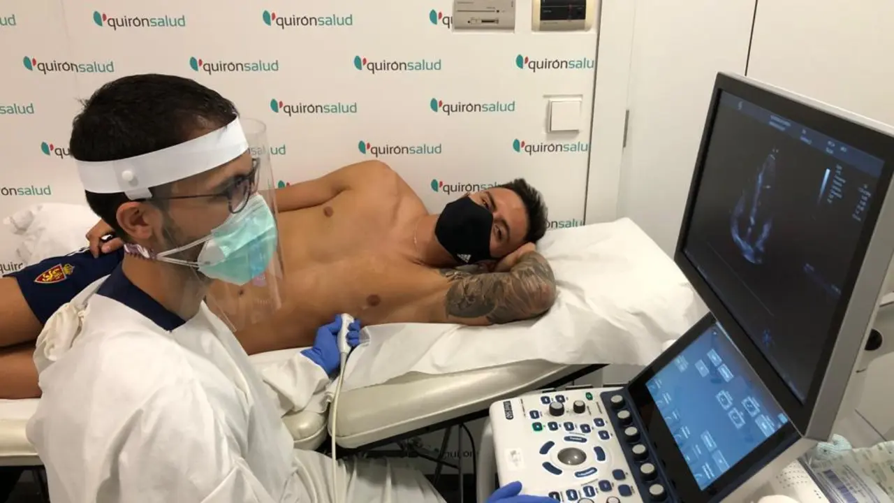 Narv&aacute;ez pasa reconocimiento m&eacute;dico. Foto: Real Zaragoza