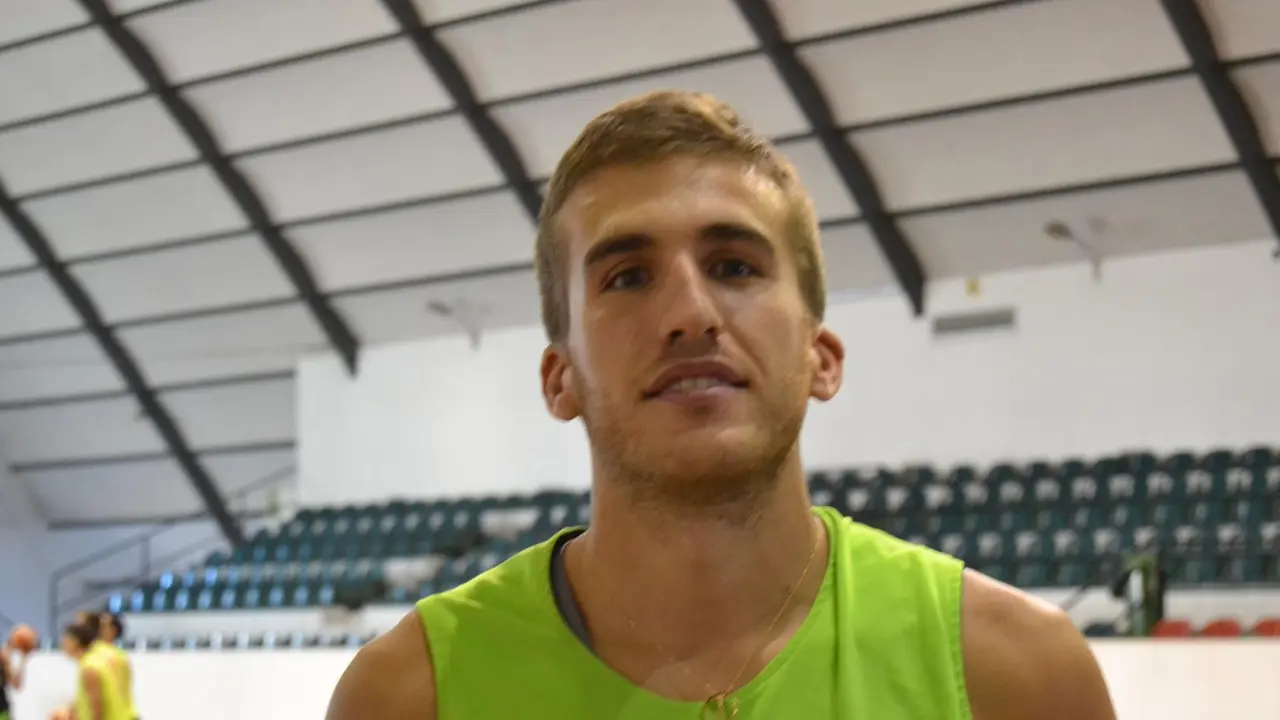 Jorge Lafuente, el 7 del Pe&ntilde;as cumple 10 temporadas en el primer equipo oscense. Foto: Sportaragon