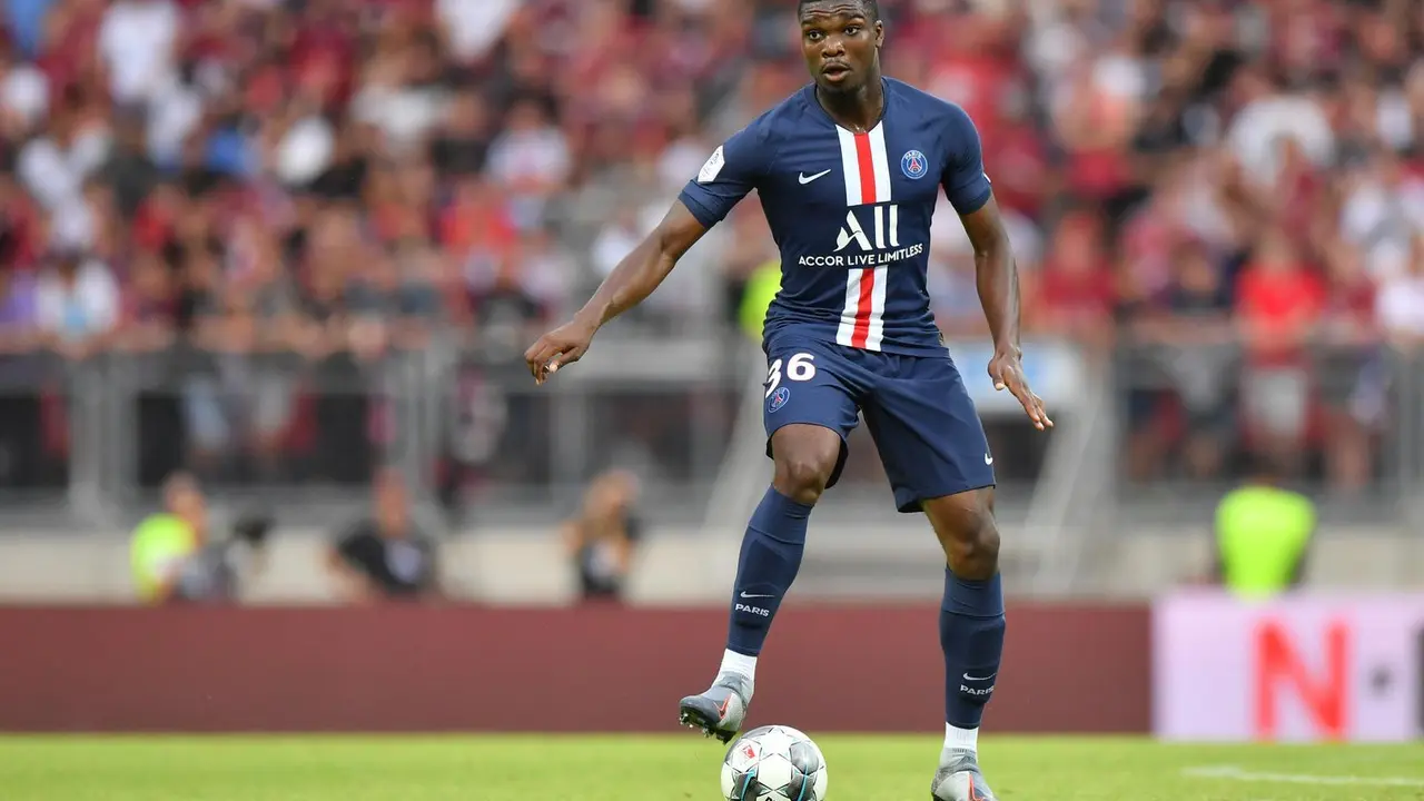 Lo&iuml;c Mbe Soh en la pretemporada con el PSG, | Foto: Sebastian Widmann