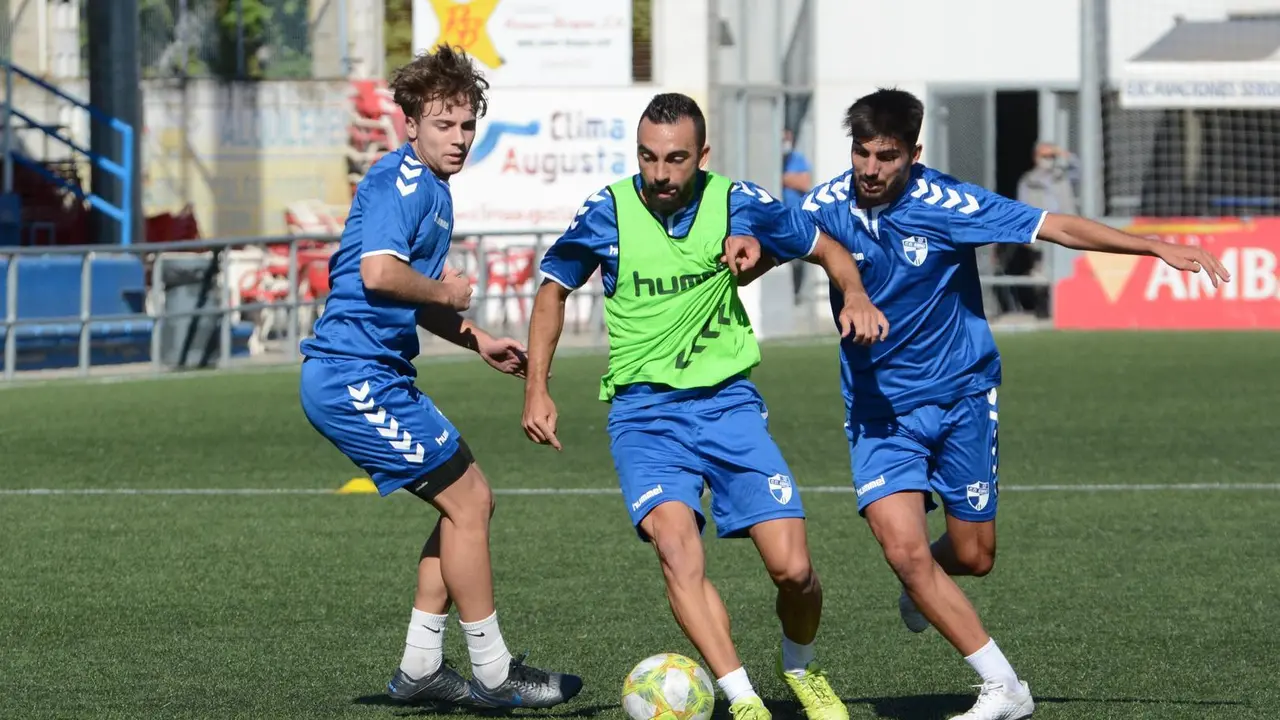 Carlos de Lerma ya entrena a las ordenes de Manolo Sanl&uacute;car. Foto: CD Ebro