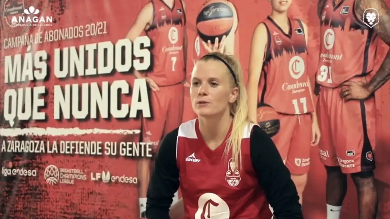Julie Vanloo, en un fotograma del v&iacute;deo del Casademont Zaragoza