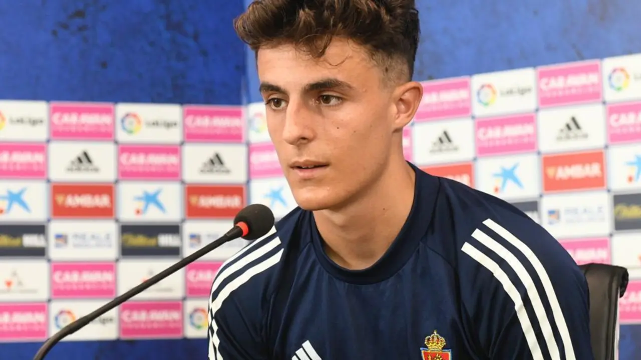 Alejandro Franc&eacute;s en la sala de prensa de La Romareda. Foto: Real Zaragoza