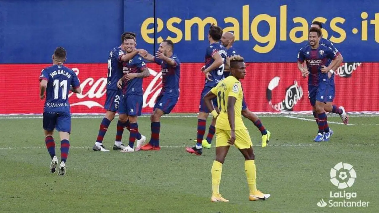 Maffeo celebra su primer gol con el Huesca que abri&oacute; el marcador en La Cer&aacute;mica contra el Villarreal. Foto: LFP