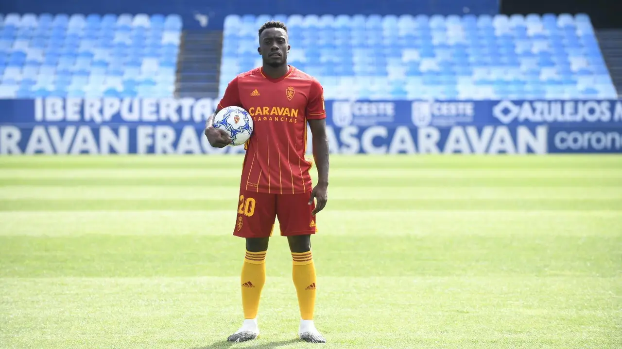 Jannick Buyla luce la "tomate" en La Romareda. Foto: Real Zaragoza