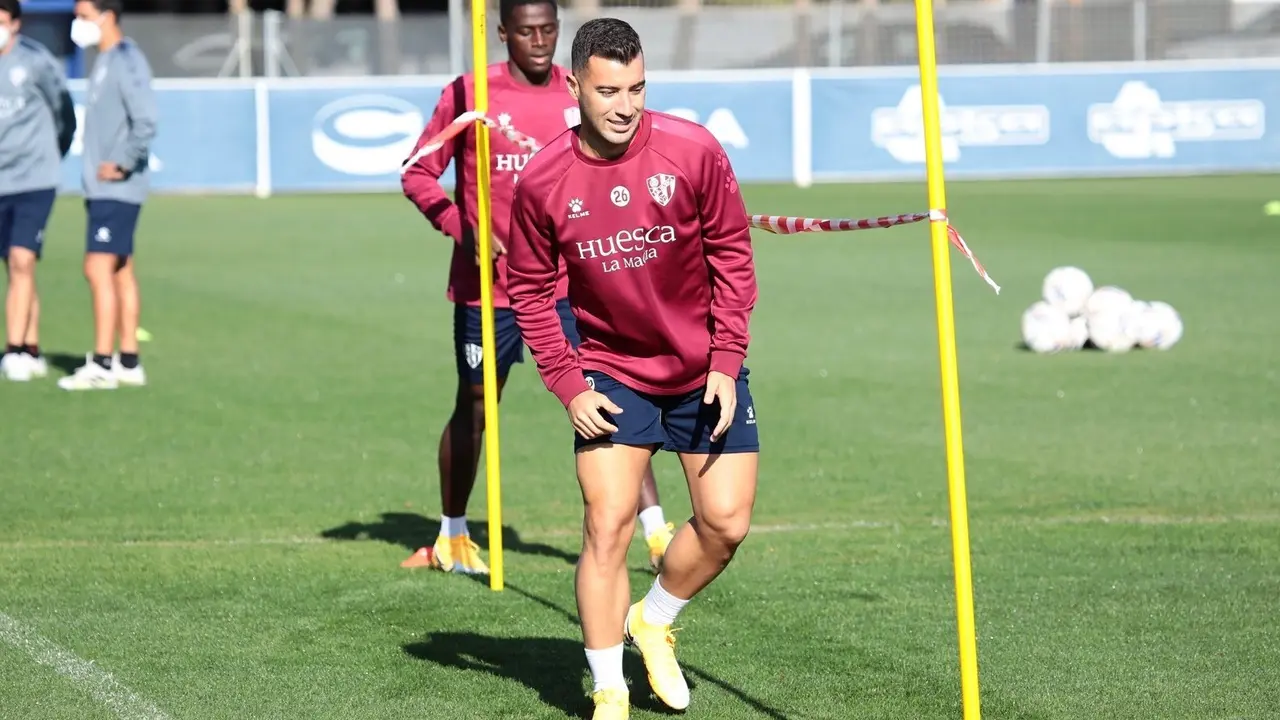 Borja Garc&iacute;a durante un entrenamiento. | Foto: SD Huesca