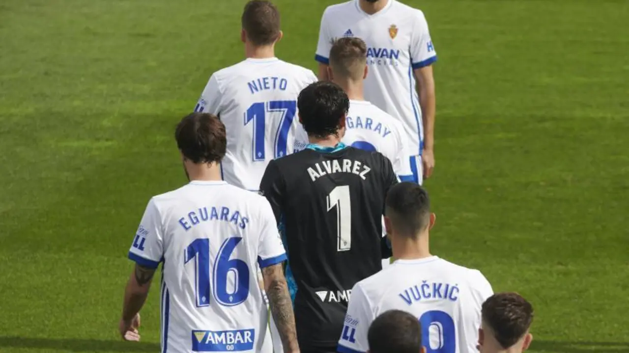El Real Zaragoza cosech&oacute; un empate y sensaciones futbol&iacute;sticas que ofrecen muchas dudas sobre las aspiraciones de este nuevo plantel | Foto: Tino Gil. Real Zaragoza