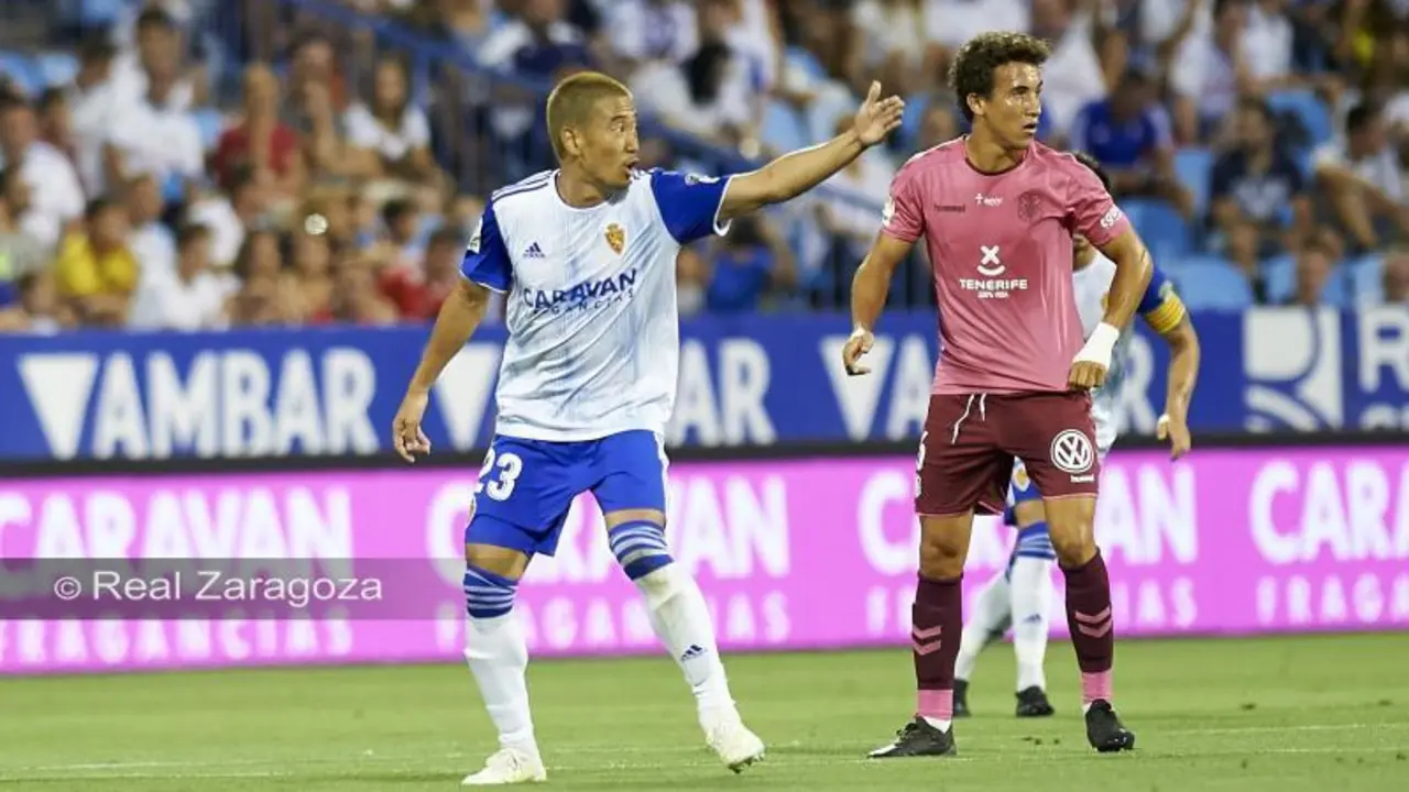 Shinji Kagawa junto a Luis Milla en su primer partido como zaragocista. Foto: Tino Gil / Real Zaragoza