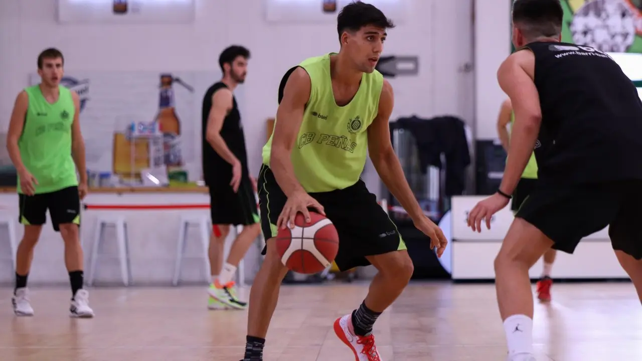 Facu Corval&aacute;n, durante un entrenamiento en el pe&ntilde;as Center. Foto: CB Pe&ntilde;as