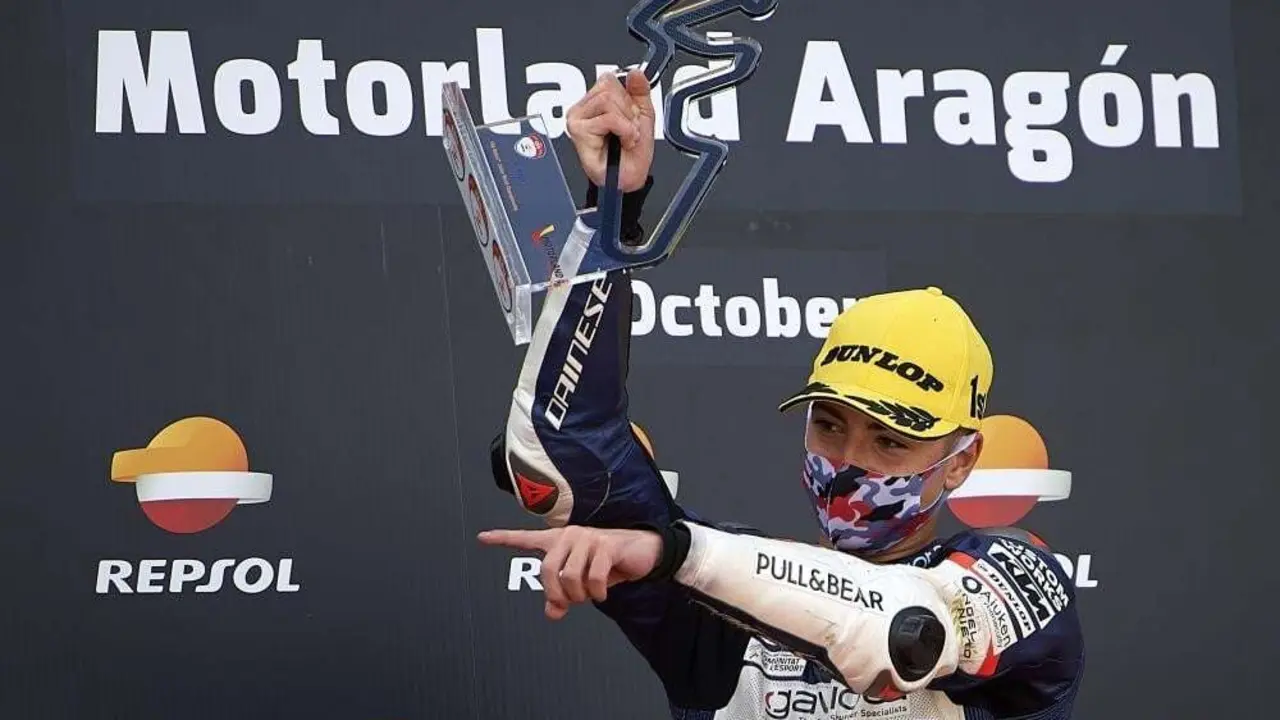 Guevara celebrando la victoria. | Foto: MotorLand