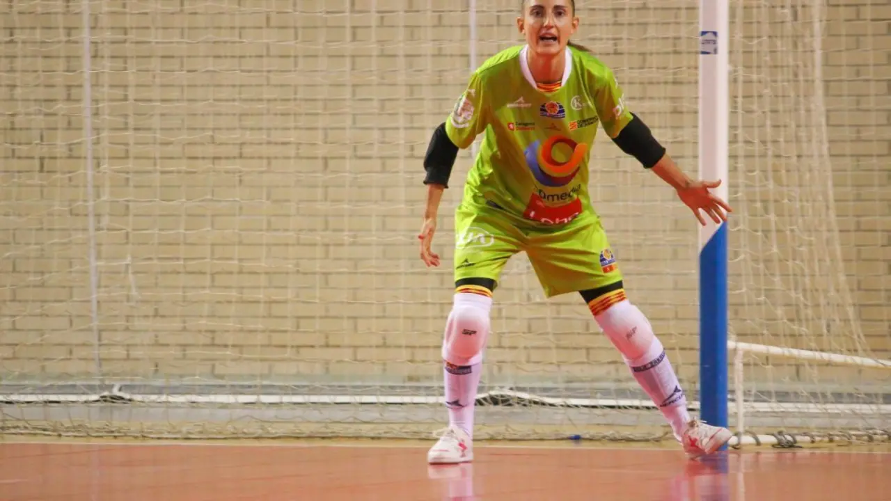 Ana Etayo en la porter&iacute;a. | Foto: Sala Zaragoza