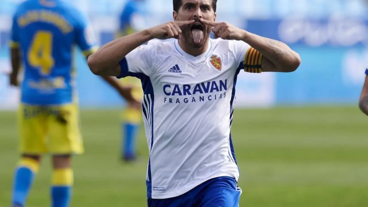 Javi Ros celebra su primer gol esta temporada ante la UD Las Palmas. Foto: Tino Gil / Real Zaragoza